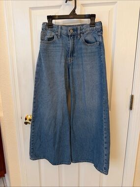 GAP Wide-Leg Baggy Jeans in Medium Blue